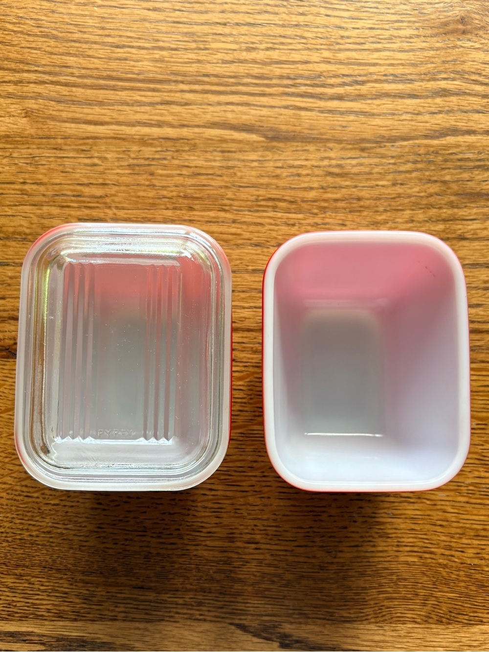 Vintage Pyrex Red Glass Refrigerator Dishes- “Fridgie” - Set of 2- 501C- one lid - Picture 11 of 15